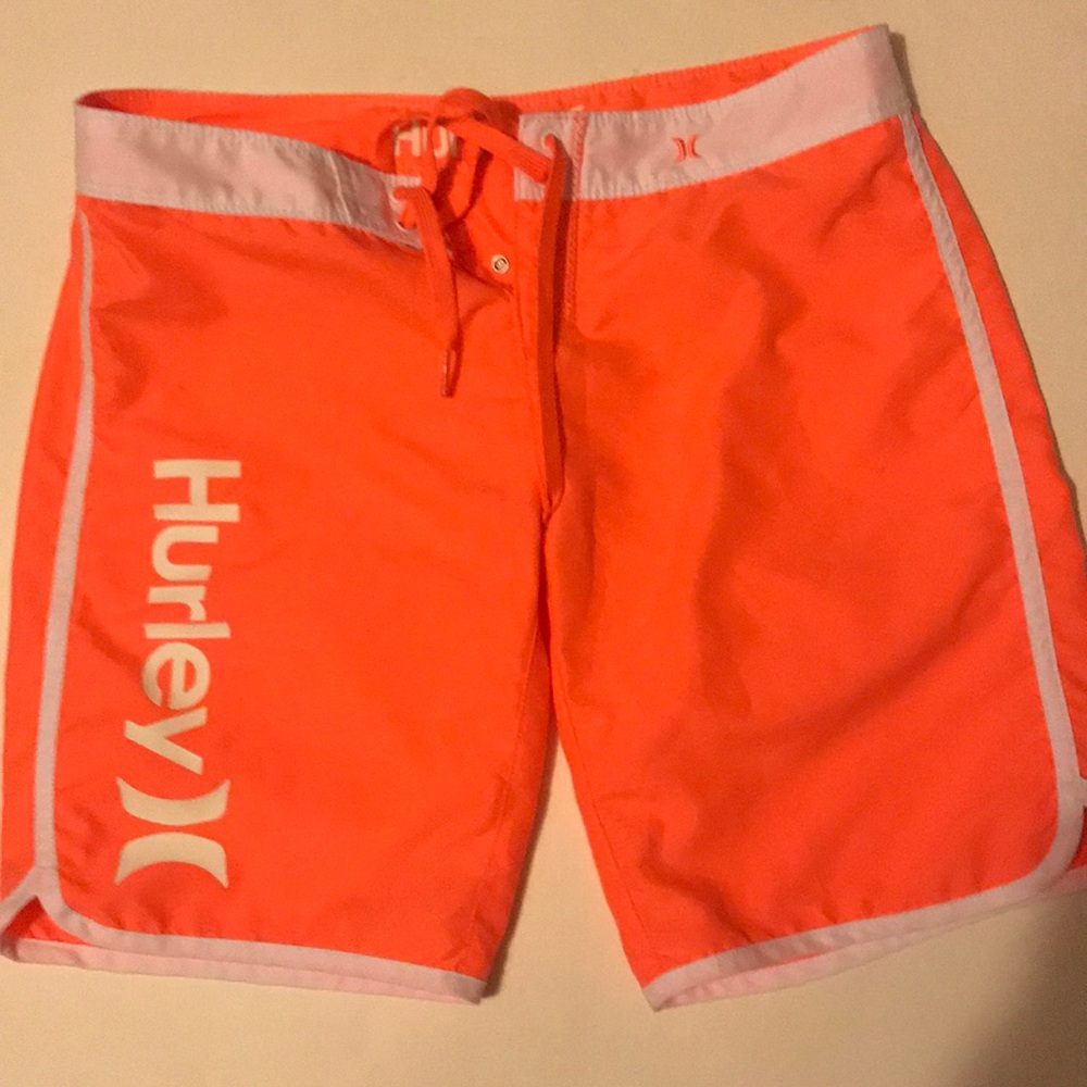 Hurley juniors board shirt size 1